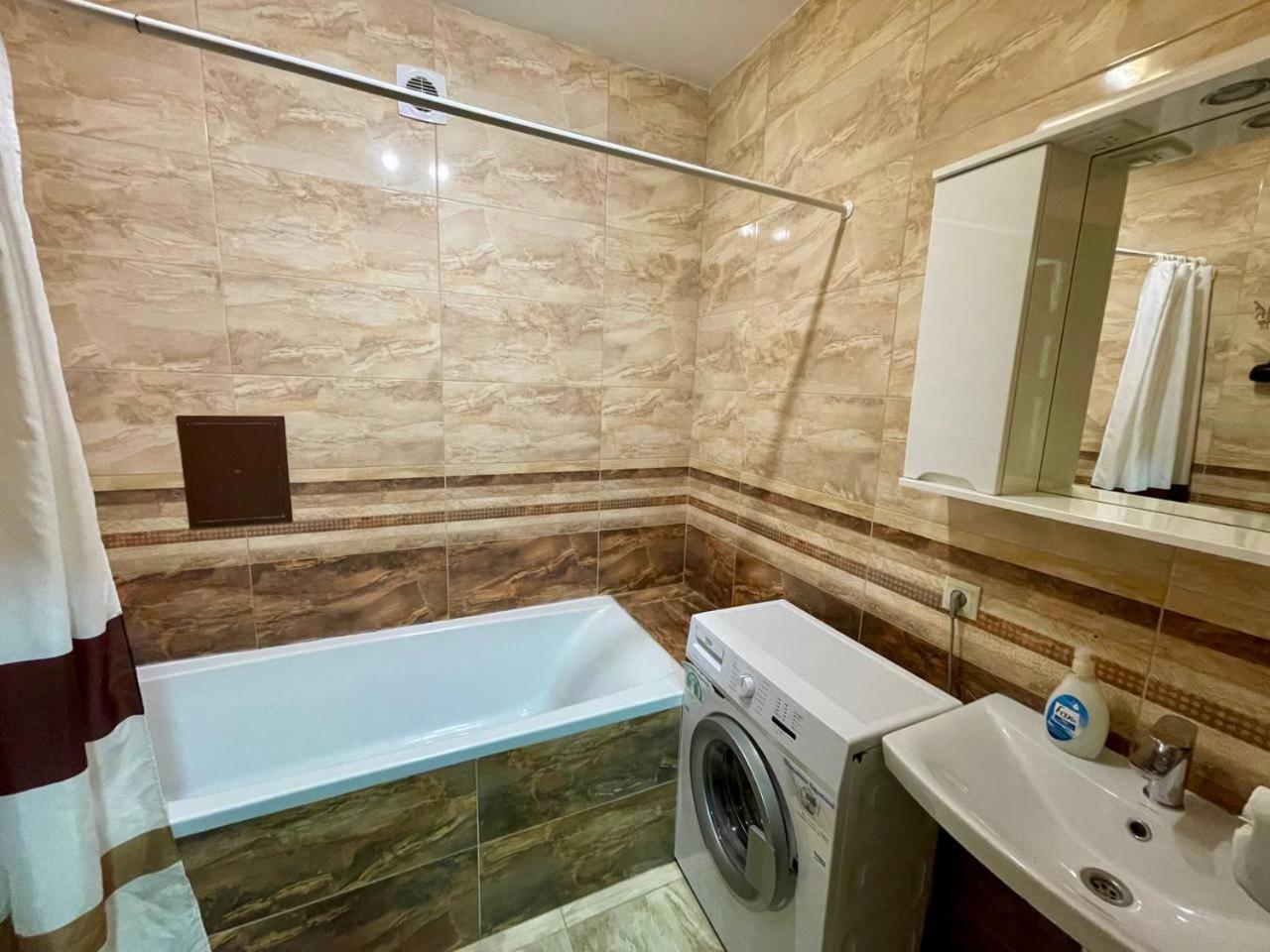 Apartments In Uzhgorod For You. Buitenkant foto