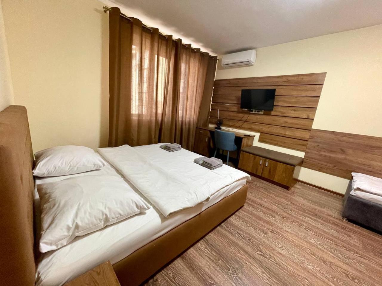 Apartments In Uzhgorod For You. Buitenkant foto